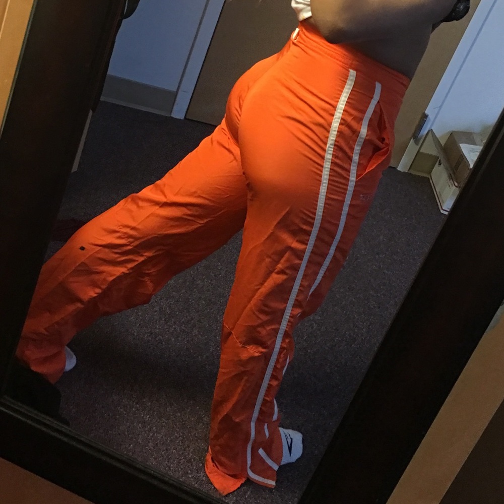 Hooters sweat pants